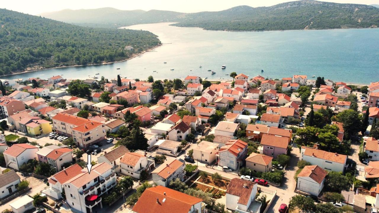 Apartments Katarina Pirovac Εξωτερικό φωτογραφία