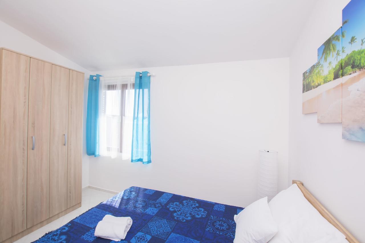 Apartments Katarina Pirovac Εξωτερικό φωτογραφία