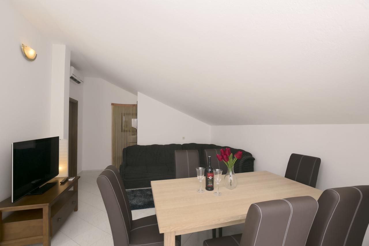 Apartments Katarina Pirovac Εξωτερικό φωτογραφία