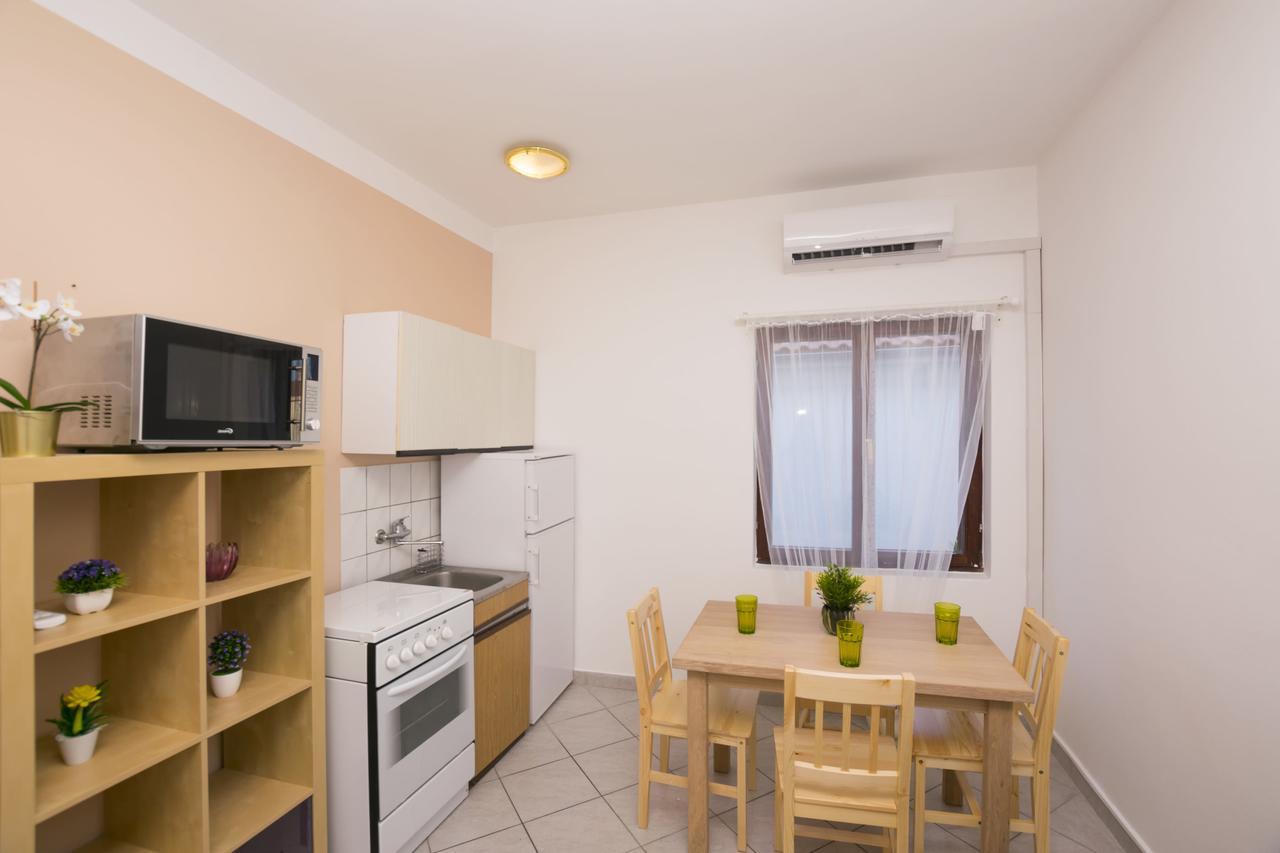 Apartments Katarina Pirovac Εξωτερικό φωτογραφία