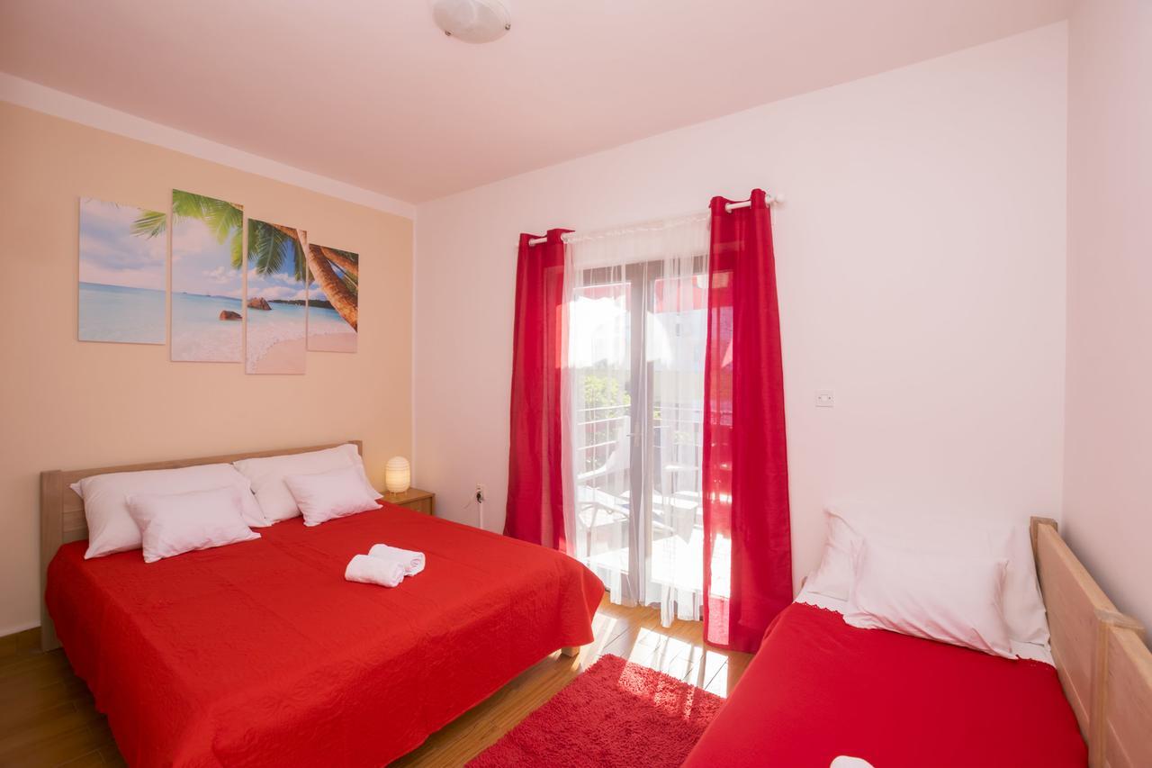 Apartments Katarina Pirovac Εξωτερικό φωτογραφία